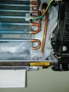 Air,Conditioner,Freezing,Up,Or,Frozen,Ac,Line.